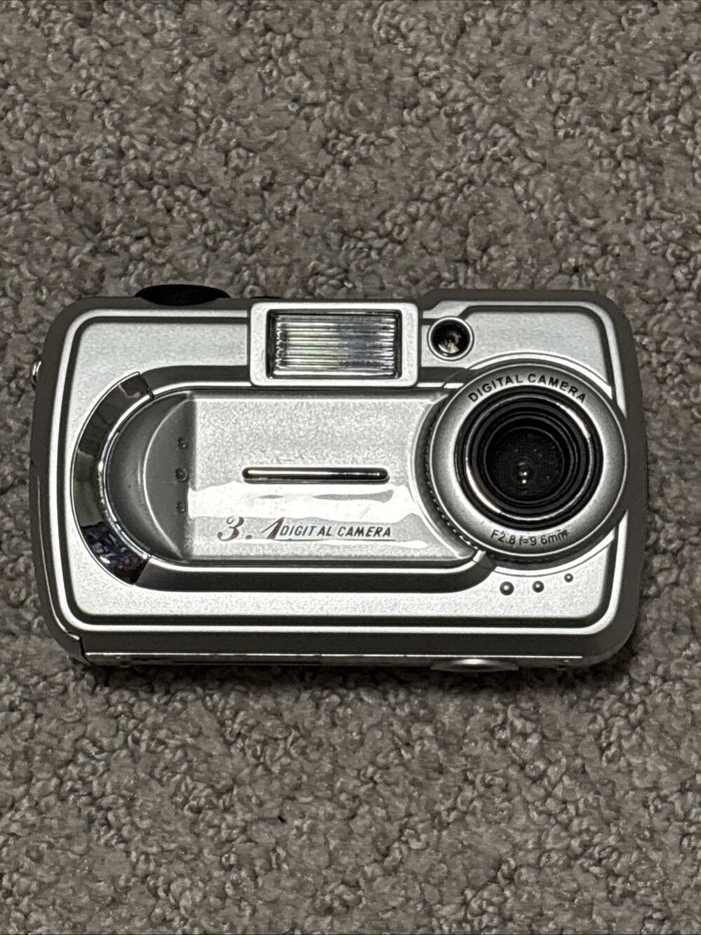 Unbranded Vintage silver 3.1-megapixel digital camera from early 2000s DOES Work
